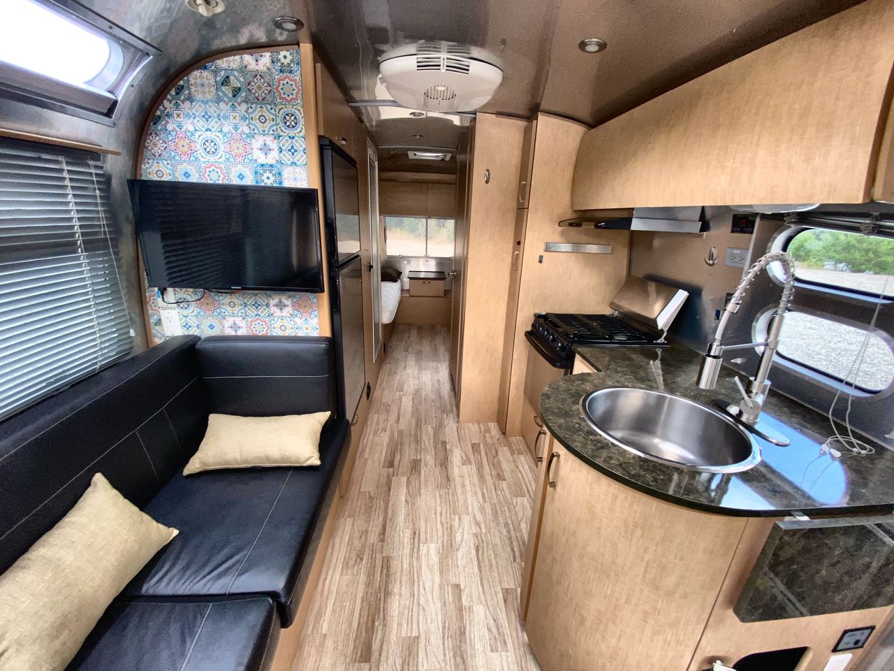 2014 Airstream 25RB Base