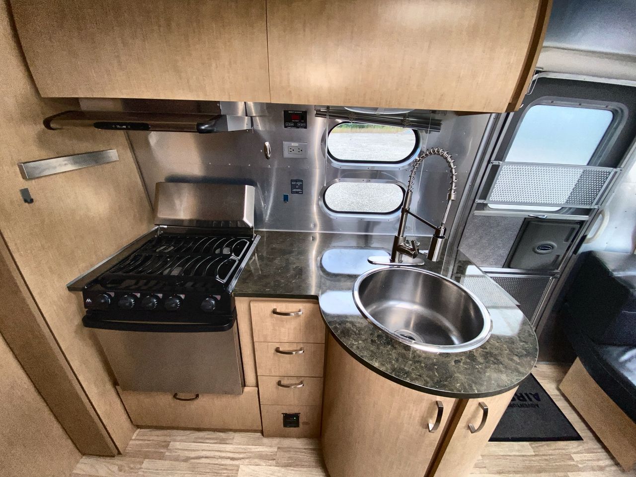 2014 Airstream 25RB Base