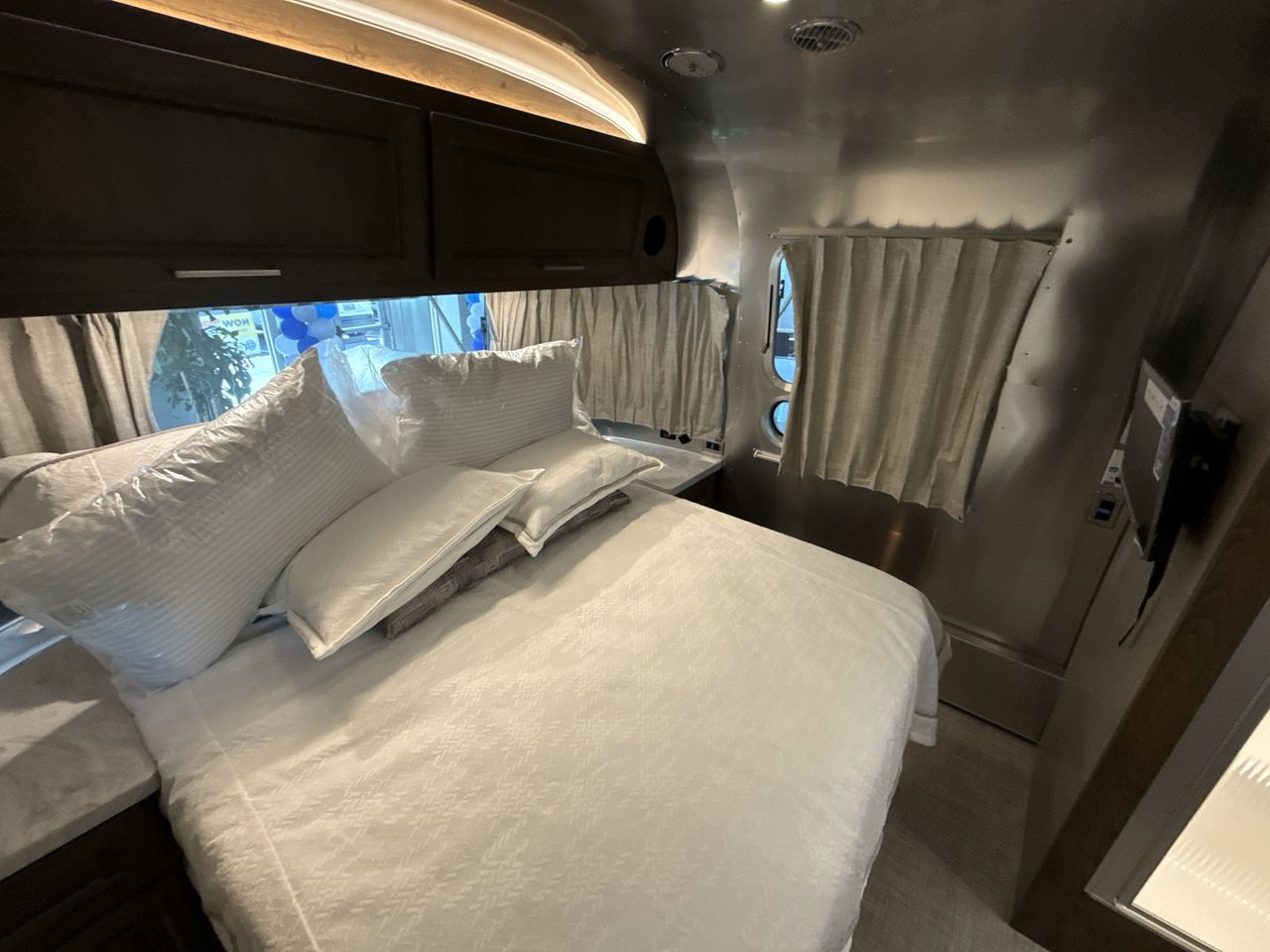 2026 Airstream 28RBQ Base