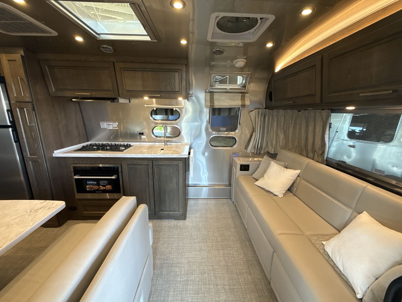 2026 Airstream 28RBQ Base