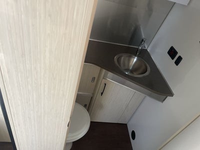 2017 Airstream 25FBQ Base