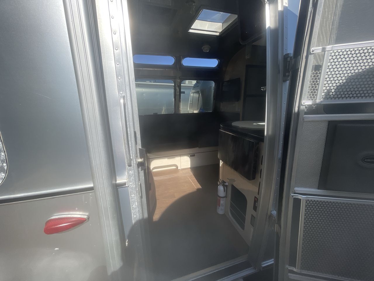 2017 Airstream 25FBQ Base
