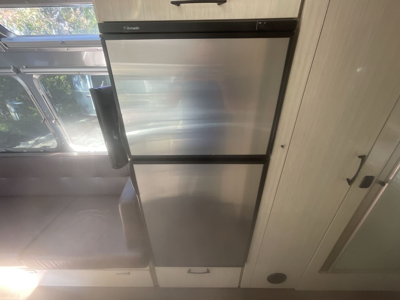 2017 Airstream 25FBQ Base