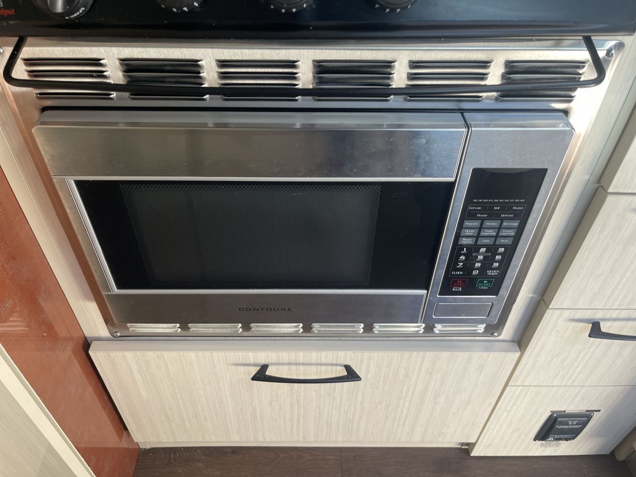 2017 Airstream 25FBQ Base