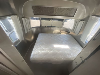 2017 Airstream 25FBQ Base