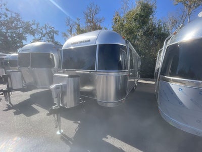 2017 Airstream 25FBQ Base