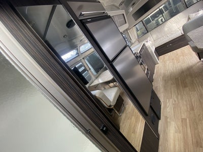 2016 Airstream 28RB (Rear Queen Bed) Base