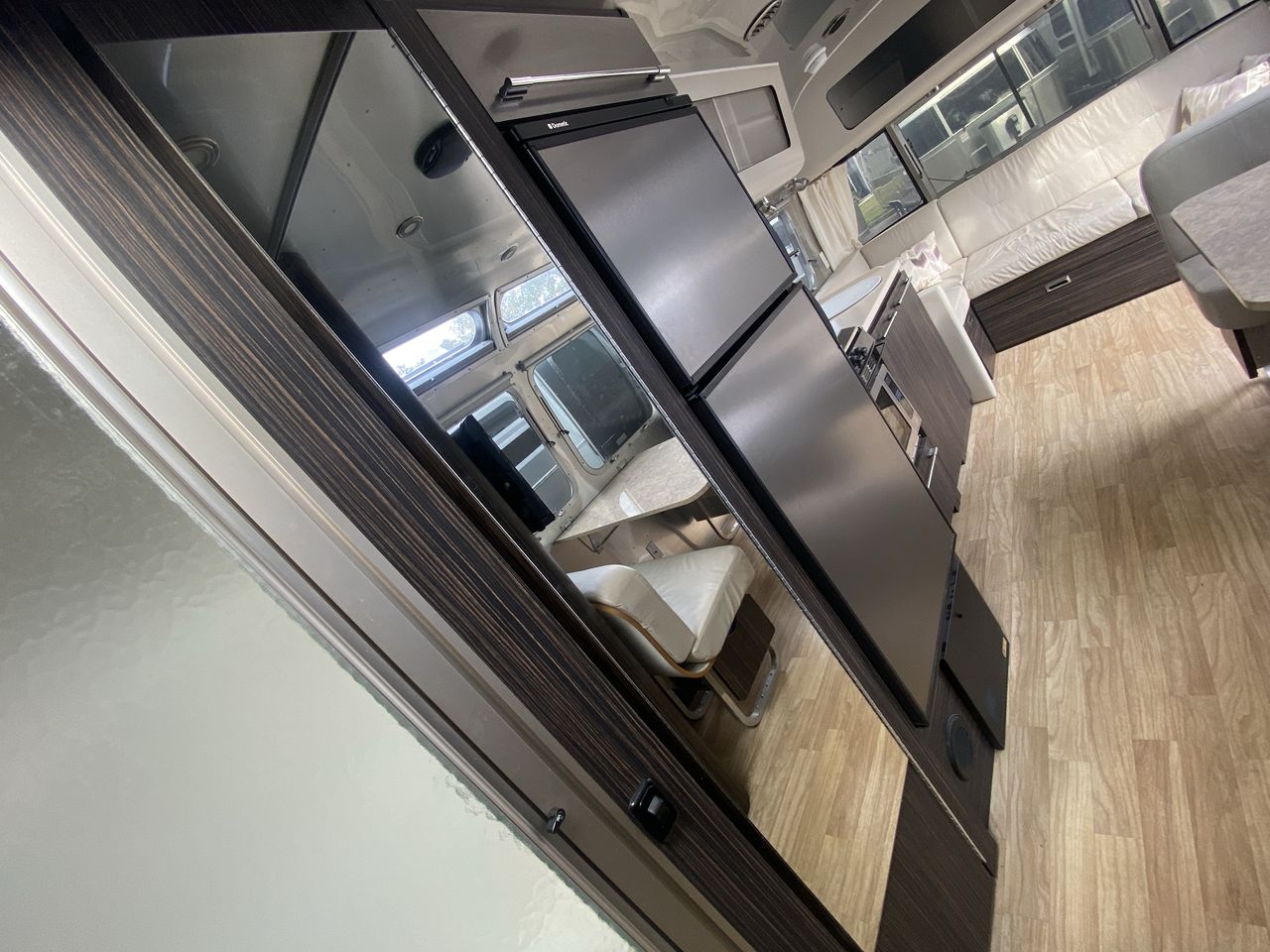 2016 Airstream 28RB (Rear Queen Bed) Base