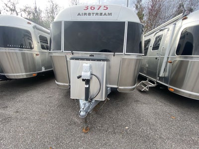 2016 Airstream 28RB (Rear Queen Bed) Base