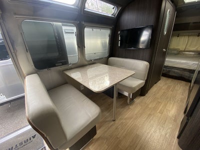 2016 Airstream 28RB (Rear Queen Bed) Base