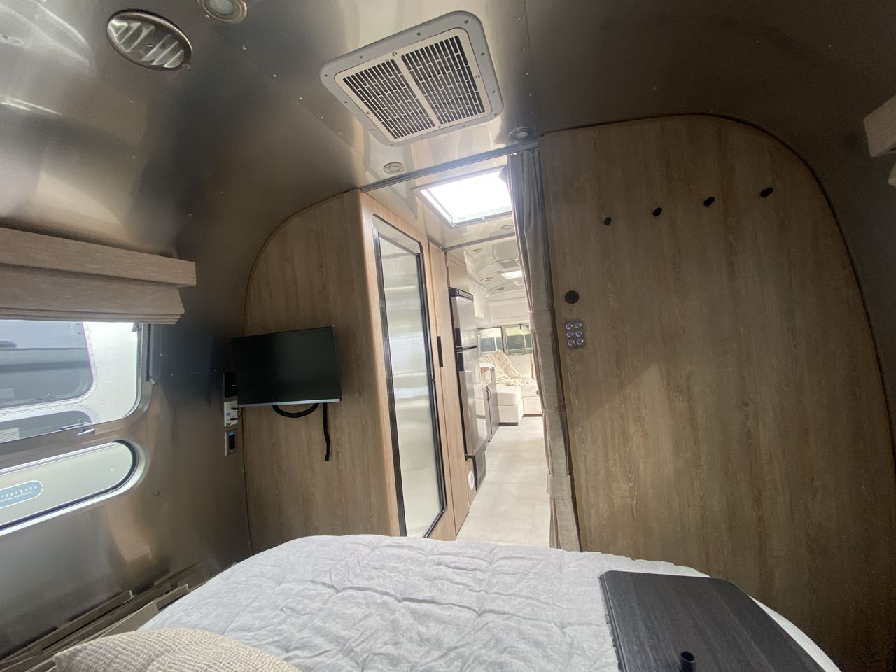 2025 Airstream 28RB Queen Base