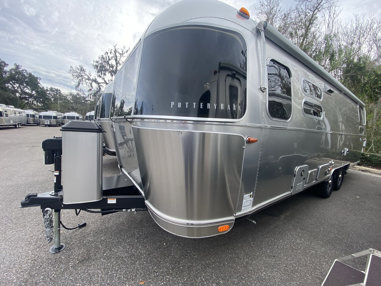 2025 Airstream 28RB Queen Base