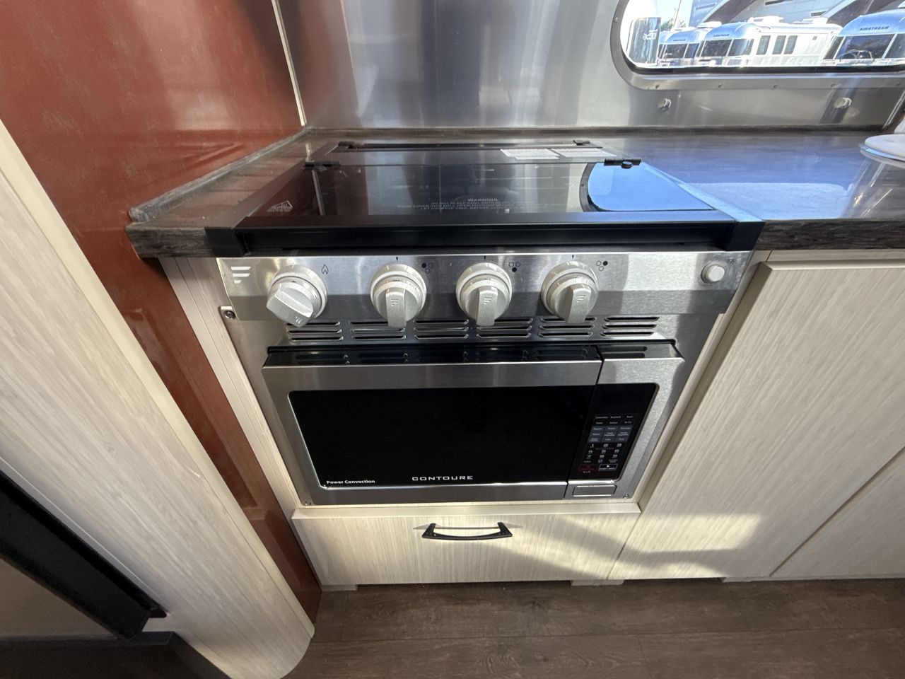 2020 Airstream 28RB (Rear Queen Bed) Base