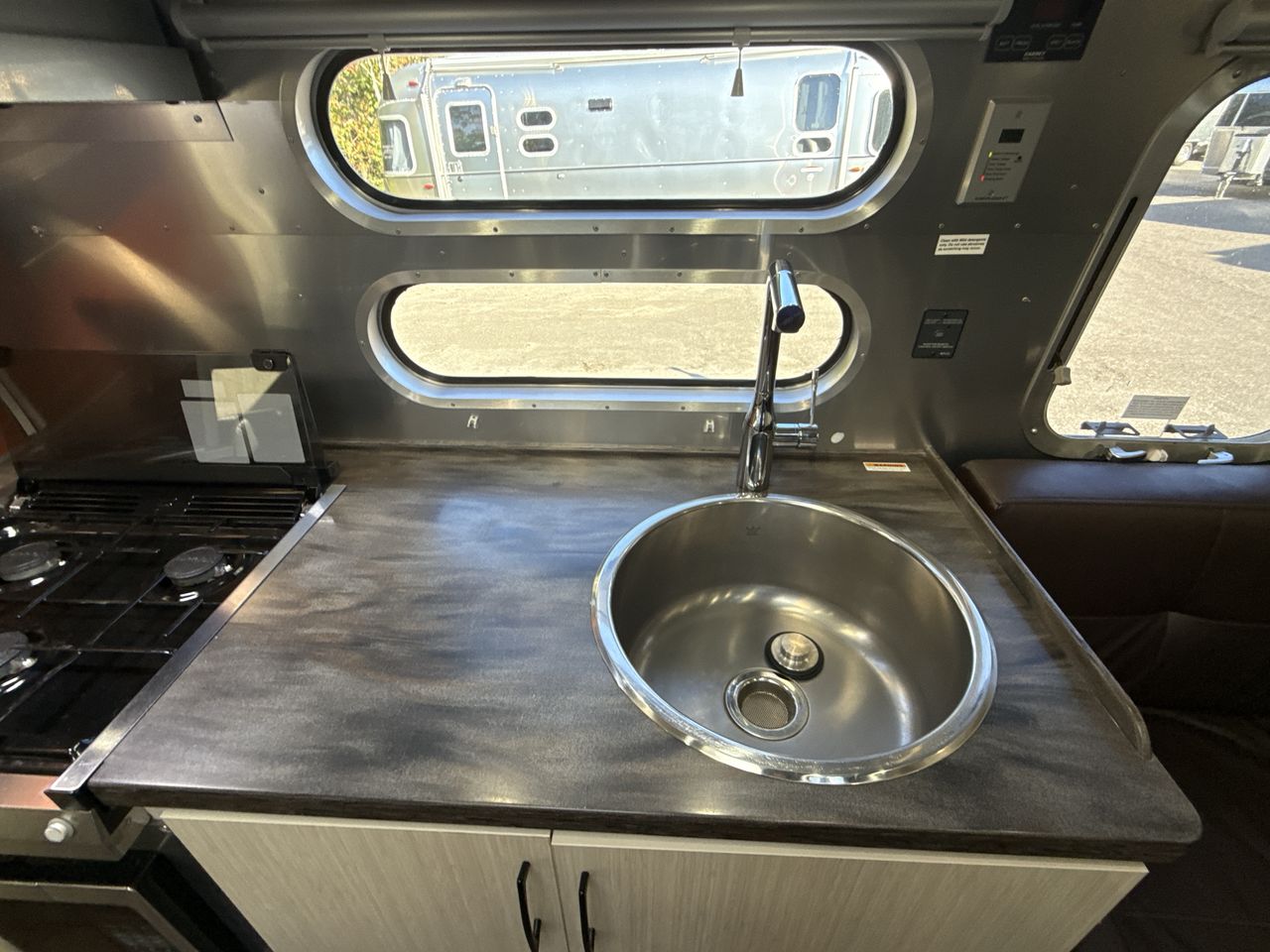 2020 Airstream 28RB (Rear Queen Bed) Base