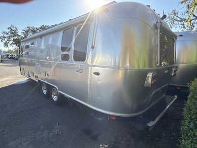 2020 Airstream 28RB (Rear Queen Bed) Base