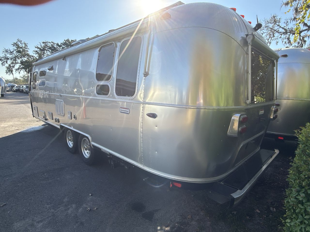 2020 Airstream 28RB (Rear Queen Bed) Base