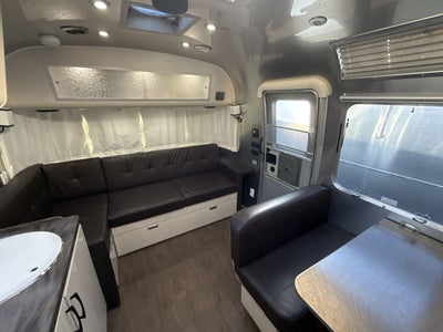 2020 Airstream 28RB (Rear Queen Bed) Base
