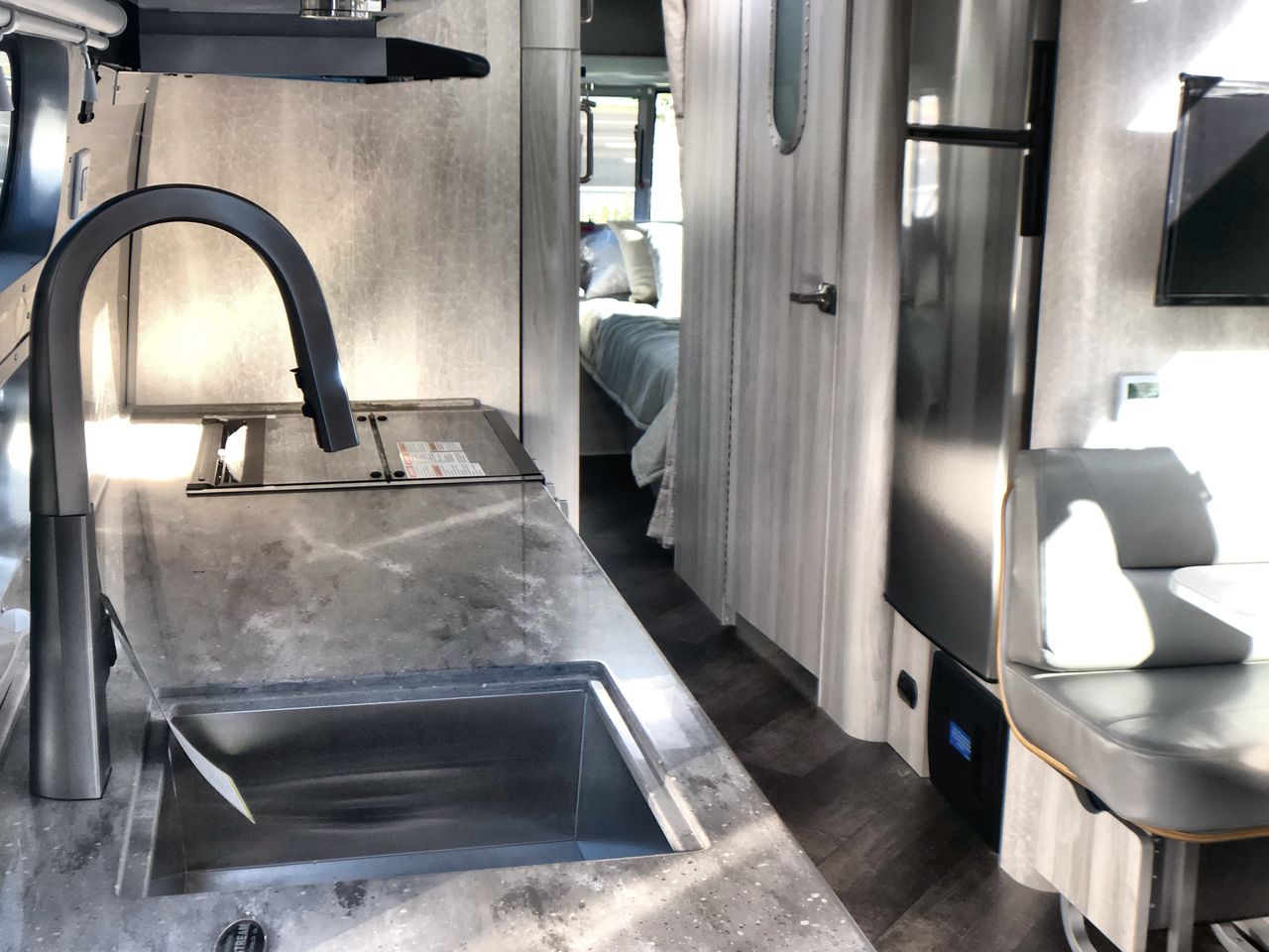 2024 Airstream 30RBT Base