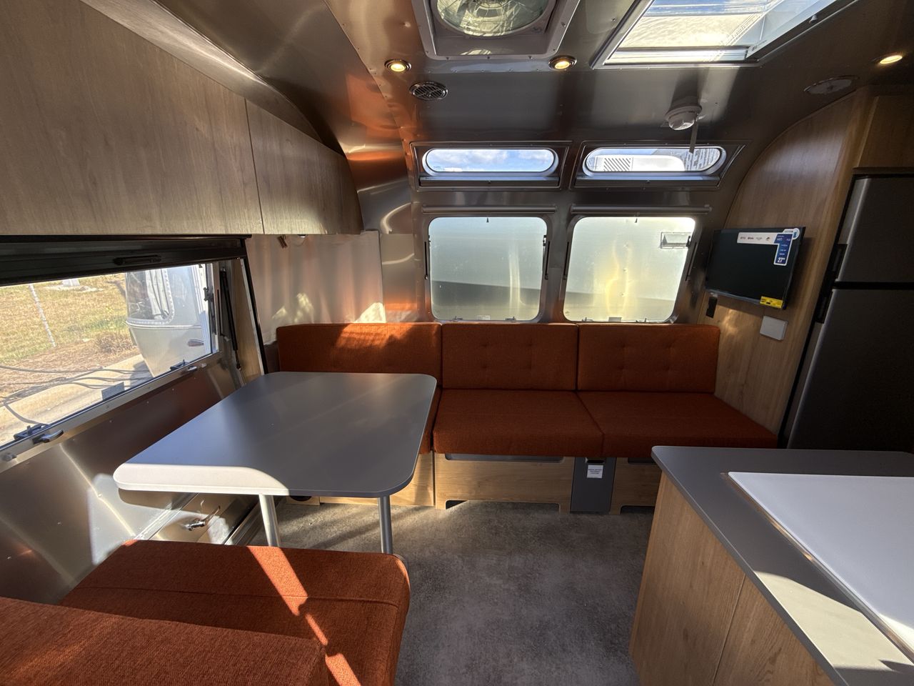 2026 Airstream 25FBT Base