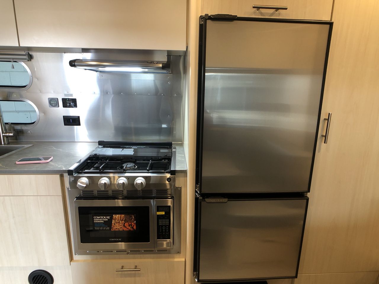 2024 Airstream 23FBT Base