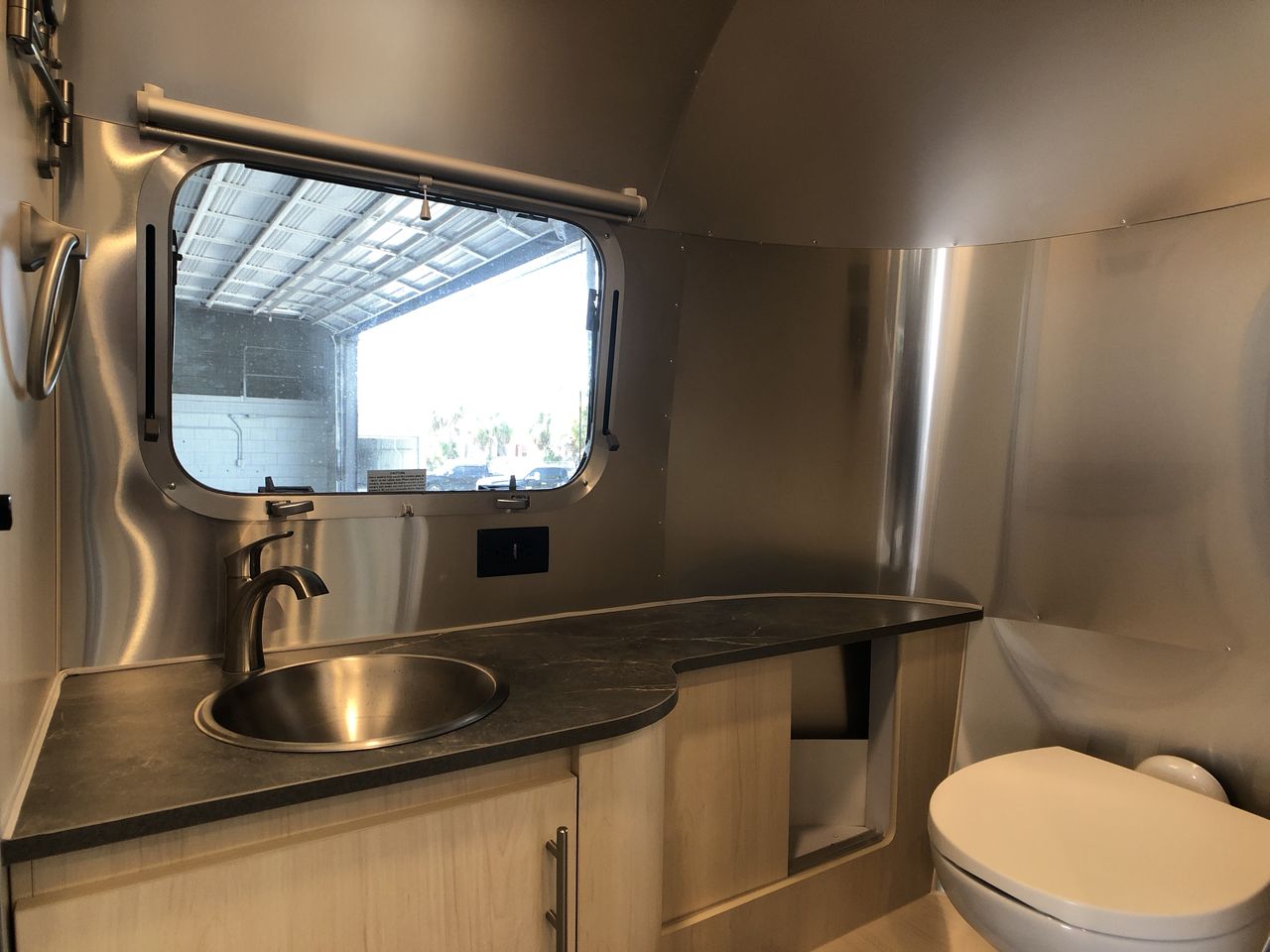 2024 Airstream 23FBT Base