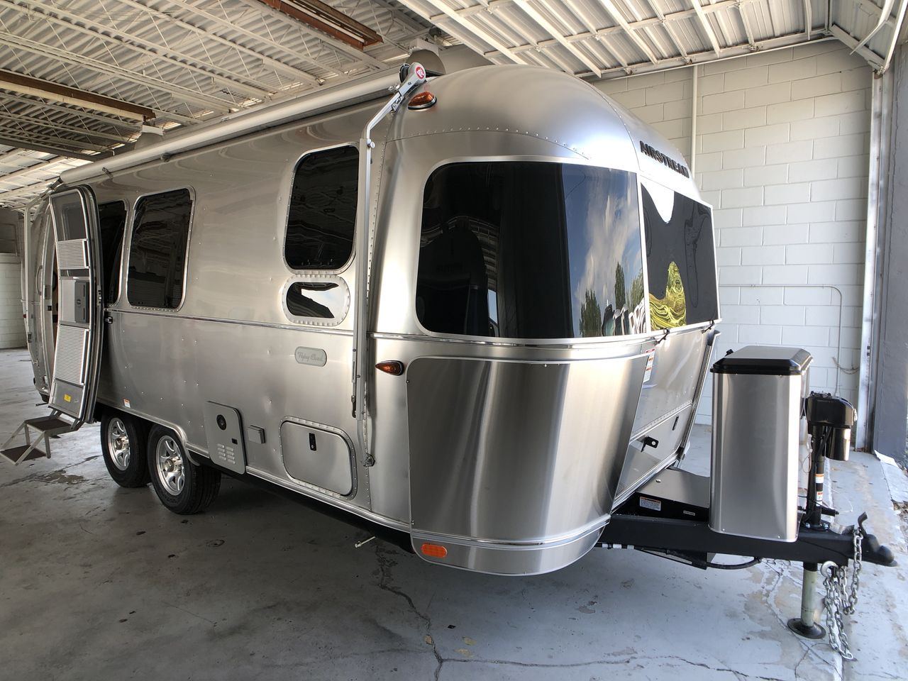 2024 Airstream 23FBT Base