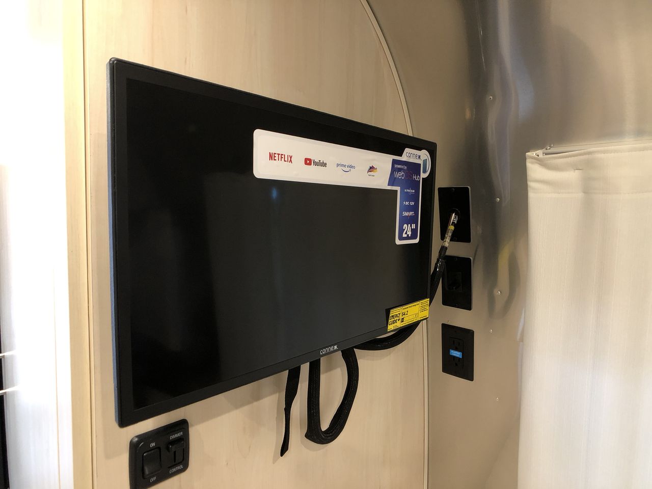 2024 Airstream 23FBT Base