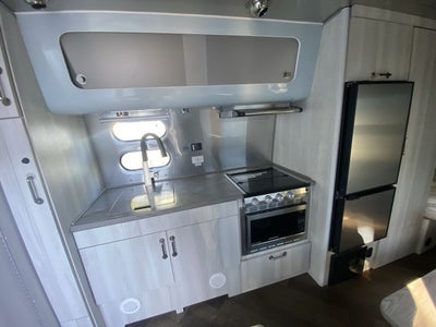 2024 Airstream 23 Base