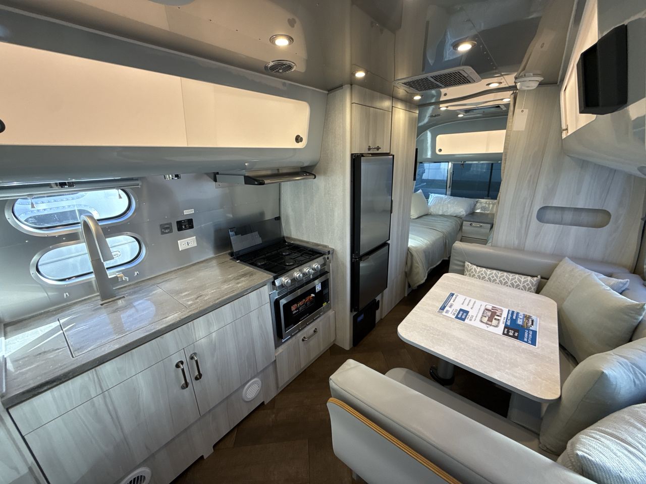 2026 Airstream 23FBT Base