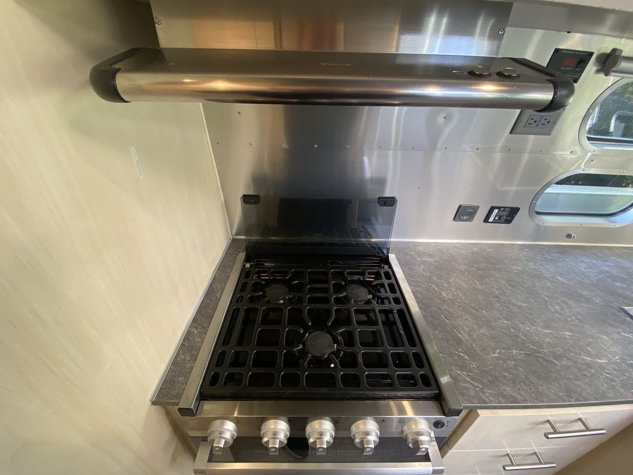 2023 Airstream 27 FBT Base