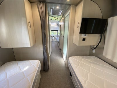 2023 Airstream 27 FBT Base