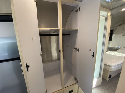 2023 Airstream 27 FBT Base