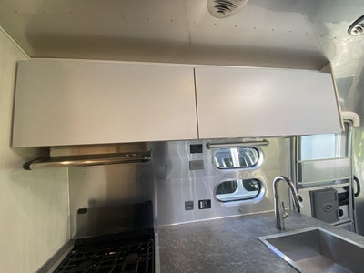 2023 Airstream 27 FBT Base