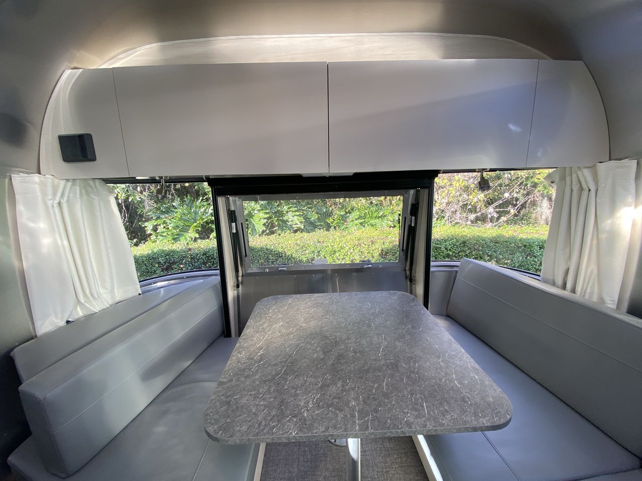 2023 Airstream 27 FBT Base