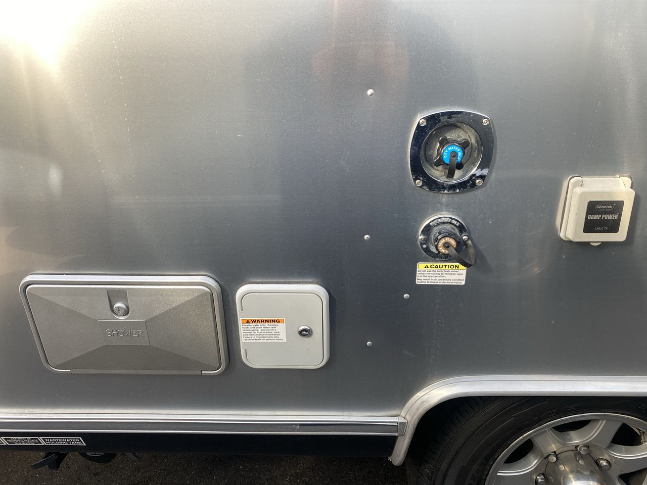 2023 Airstream 27 FBT Base