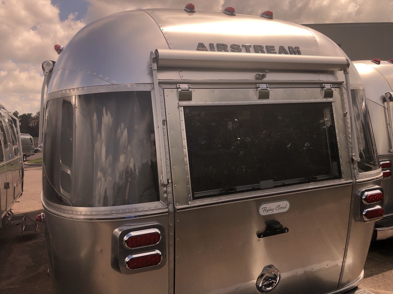 2026 Airstream 27FBT Base