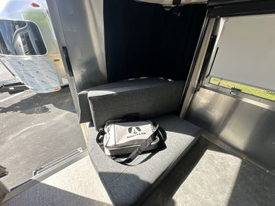 2025 Airstream 27FBQ Base