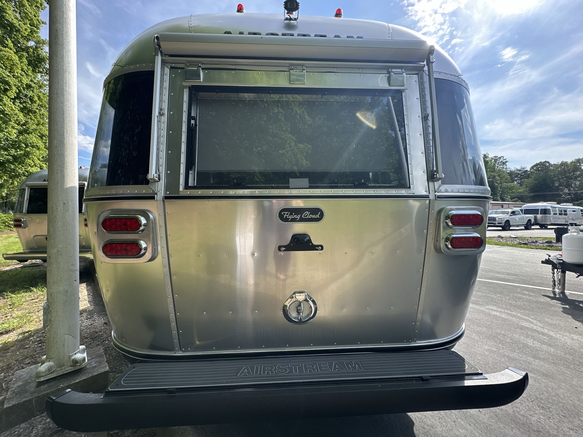 2025 Airstream 27FBQ Base