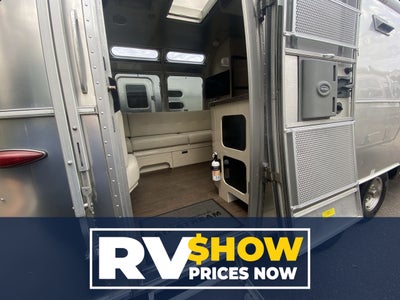 2017 Airstream 27FB Base