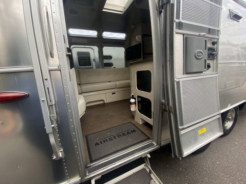 2017 Airstream 27FB Base