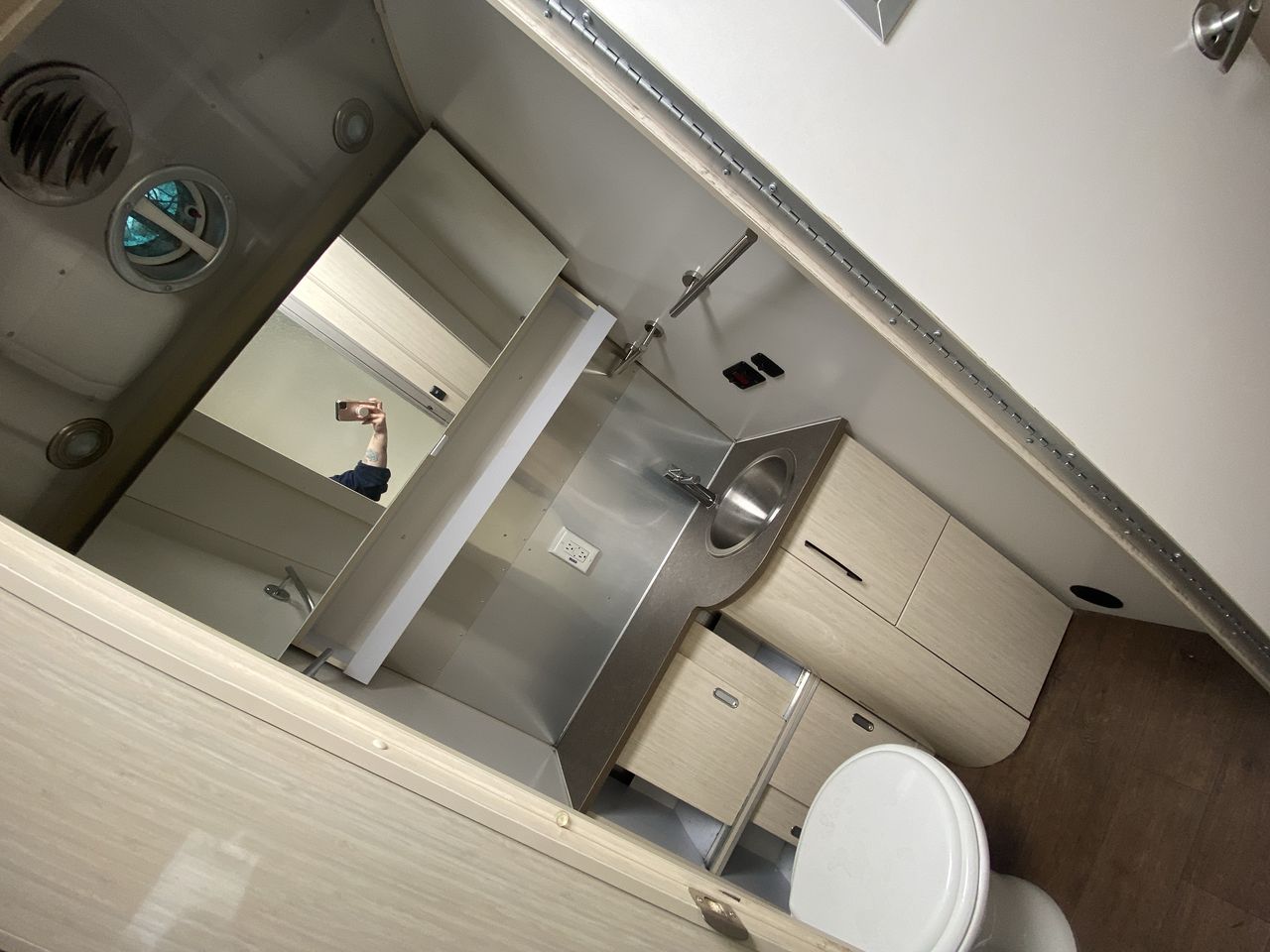 2017 Airstream 27FB Base