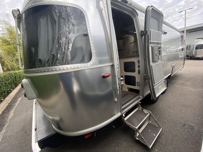 2017 Airstream 27FB Base