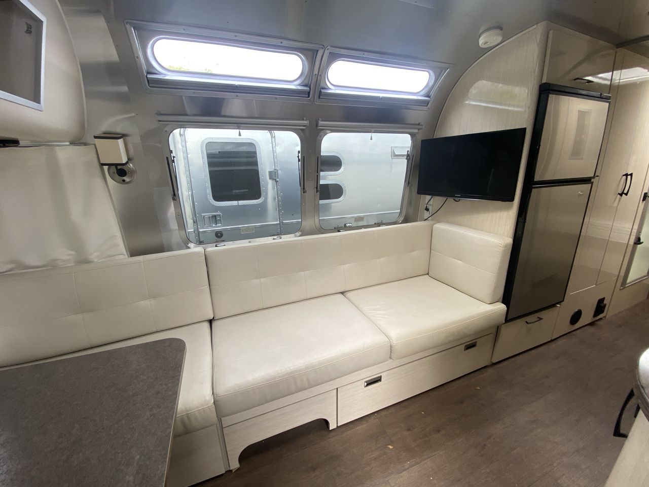 2017 Airstream 27FB Base