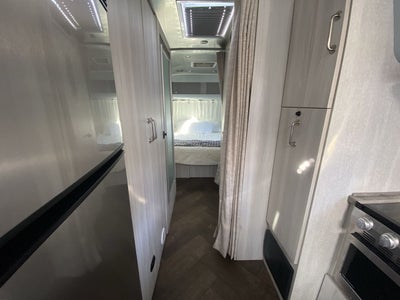 2024 Airstream 27FBQ Base