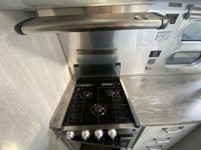 2024 Airstream 27FBQ Base