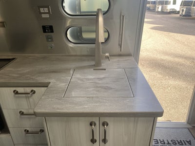 2024 Airstream 27FBQ Base