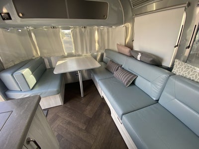 2024 Airstream 27FBQ Base
