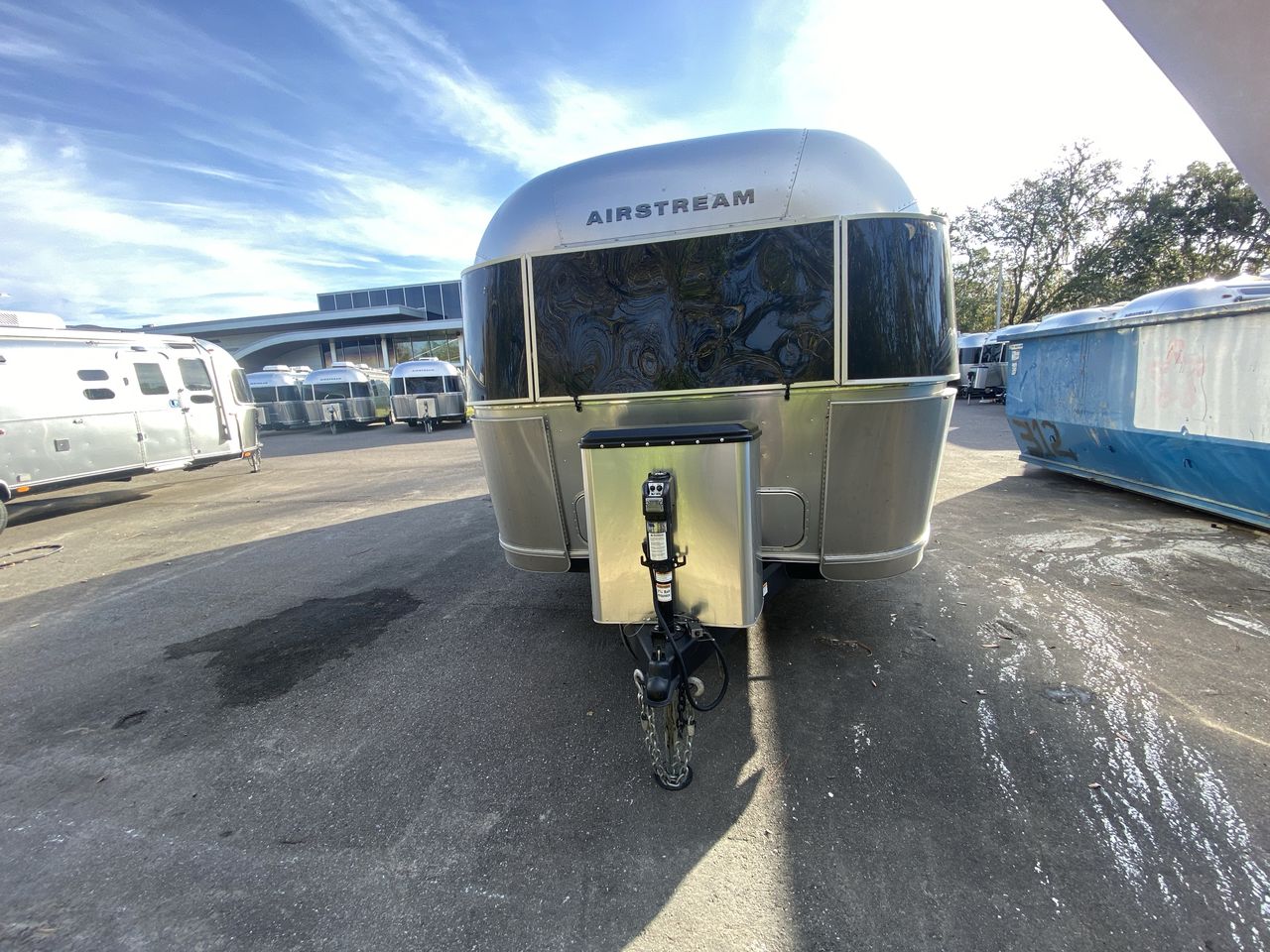 2024 Airstream 27FBQ Base
