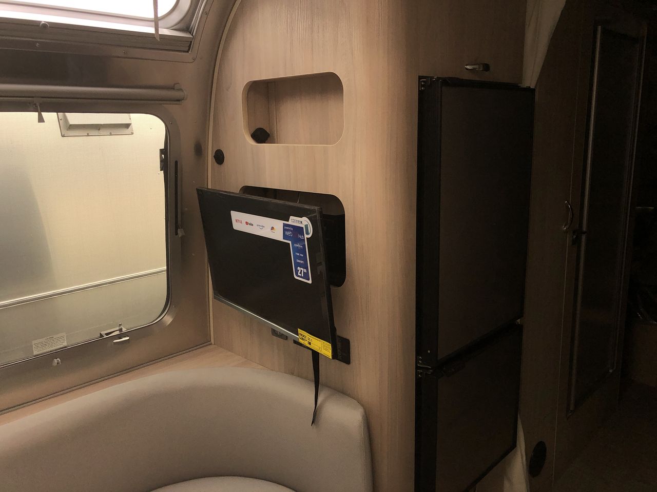 2025 Airstream 25FBQ Base
