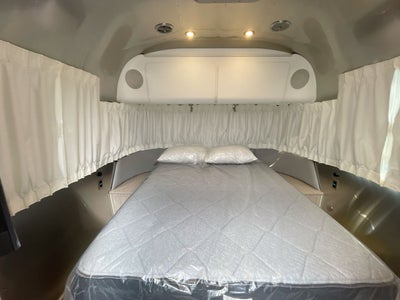 2026 Airstream 27FBQ Base